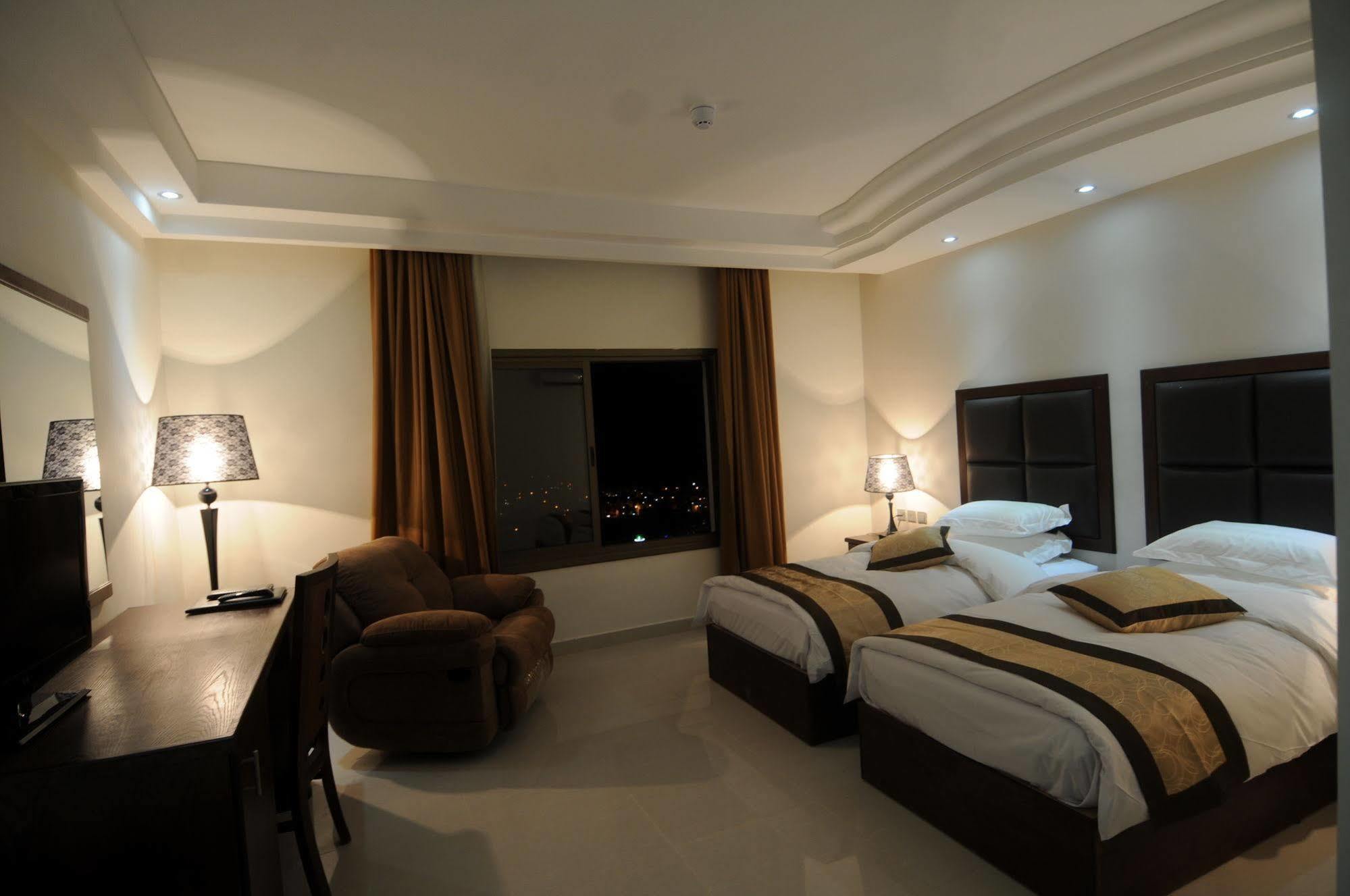 Tetra Tree Hotel Wadi Musa Exterior foto